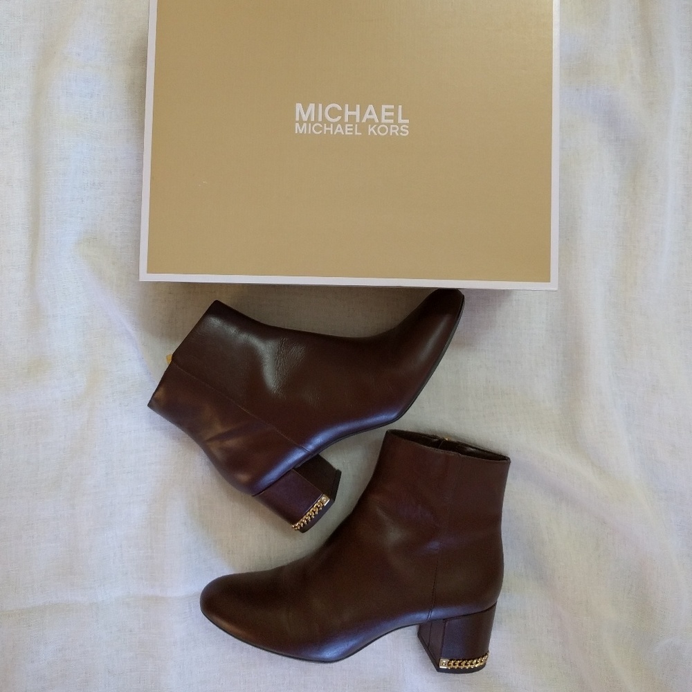 Michael Kors Sabrina bootie with box!!!